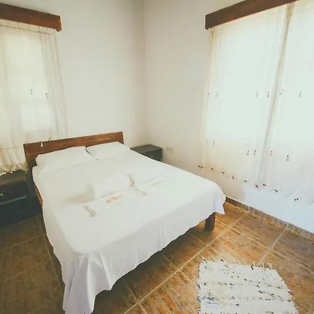 Castle Karpasia Agro At Rizokarpasso Guest house