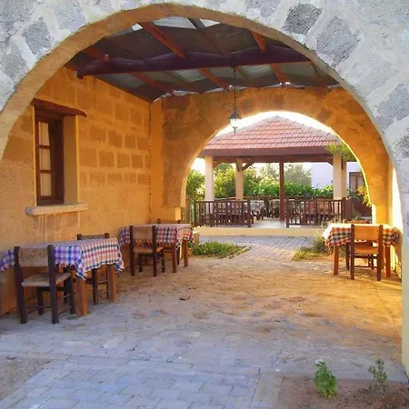 Konukevi Castle Karpasia Agro At Rizokarpasso *
